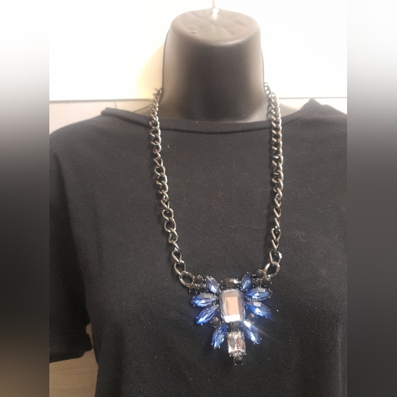 BaubleBar Statment Necklace with Box - Picture 5 of 11